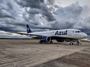 Azul recebe seu 1º avião com Wi-Fi instalado no Brasil, no seu próprio hangar