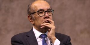 Gilmar Mendes toma posse na cadeira de ministro substituto no TSE