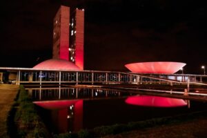 Congresso recebe iluminação vermelha em apoio ao Dia Mundial do Doador de Sangue – Notícias