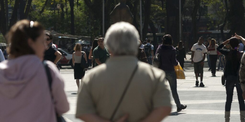 São Paulo promove ações para prevenir queda de idosos