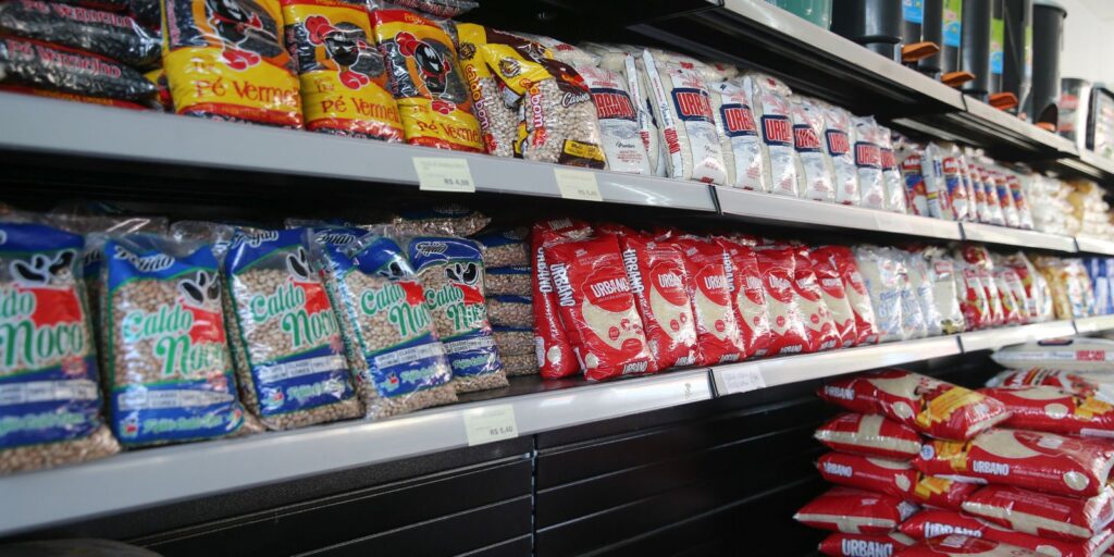 Reforma tributária pode onerar alimentos básicos, alerta especialista