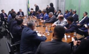 Frente Nacional dos Prefeitos intensifica mobilização contra reforma tributária – Notícias