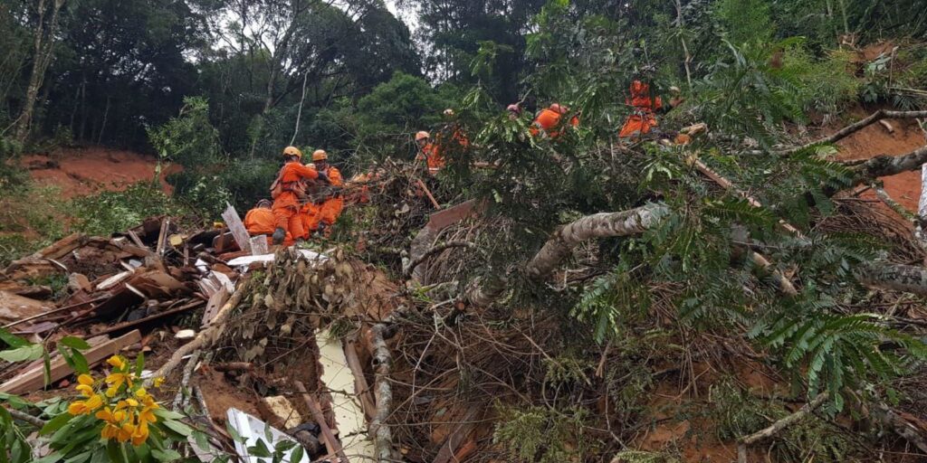 Regulamentado envio de alertas à população sobre desastres