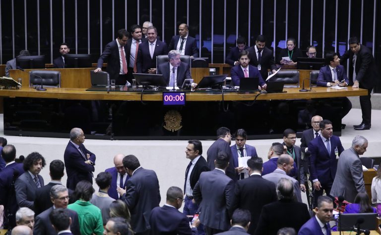 Deputados iniciam discussão da reforma tributária no Plenário; acompanhe – Notícias