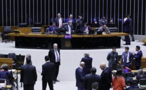 Debate da reforma tributária no Plenário já dura quatro horas; acompanhe – Notícias