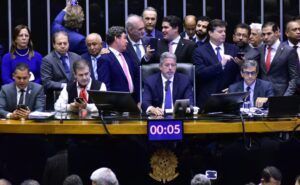 Texto-base da reforma tributária é aprovado em 2º turno; acompanhe – Notícias