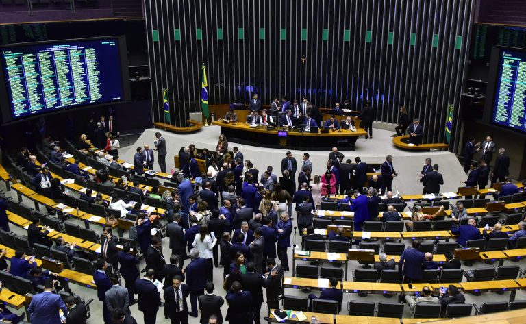 Câmara retoma votação dos últimos destaques apresentados à reforma tributária; acompanhe – Notícias