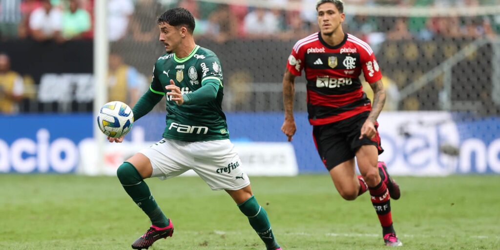 Palmeiras e Flamengo se enfrentam tentando se aproximar do Botafogo