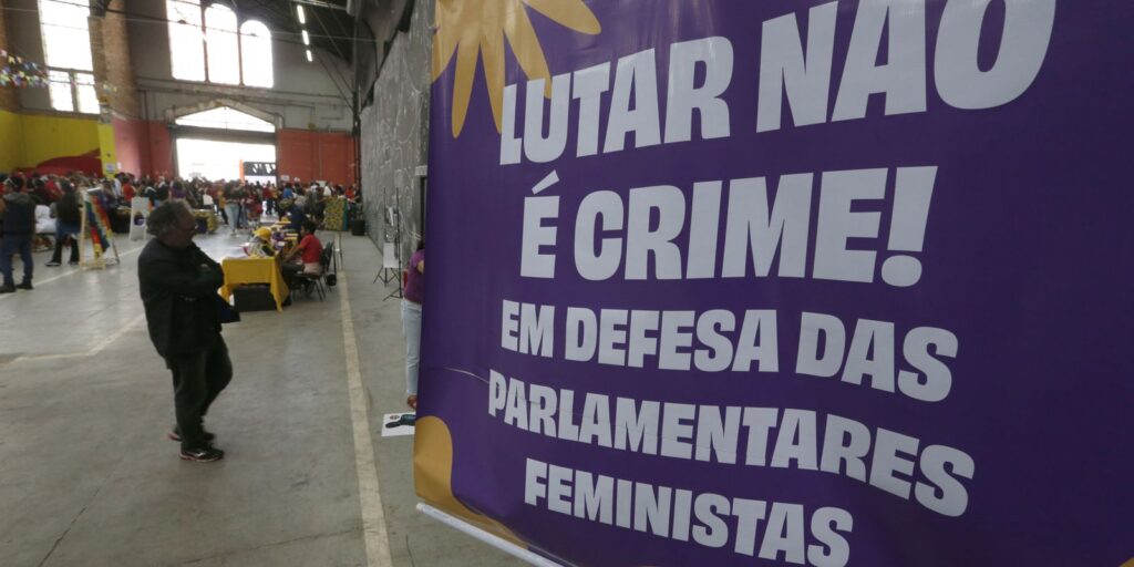 Movimentos fazem ato em defesa do MST e de parlamentares feministas