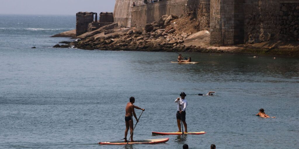 Rio tem dia de verão às vésperas da chegada de uma frente fria