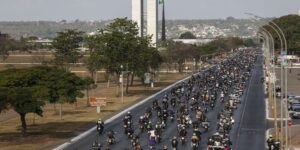 Maior evento de motos da América Latina lota vias de Brasília