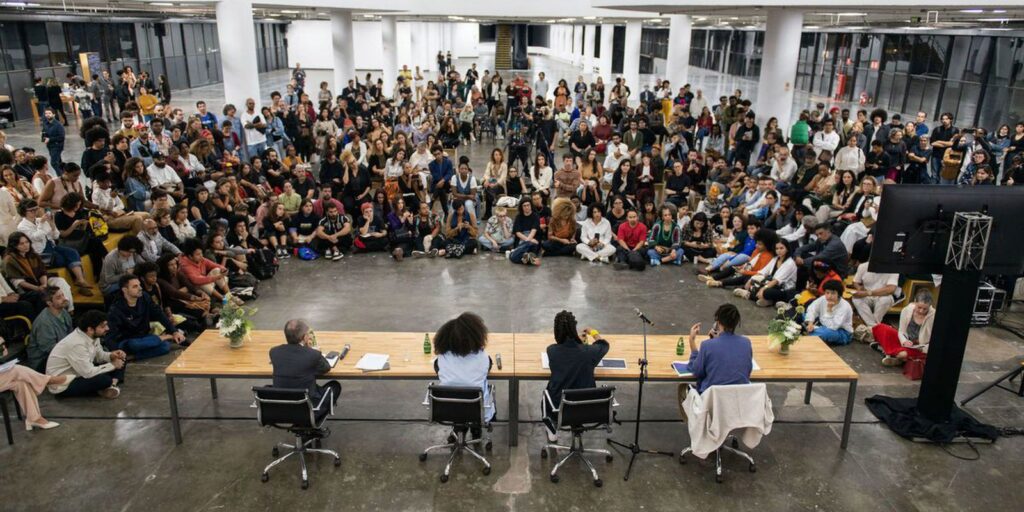 Bienal de SP será poética, enigmática e performativa, dizem curadores