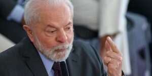 Lula diz que seguirá investindo “ainda mais” no futebol feminino