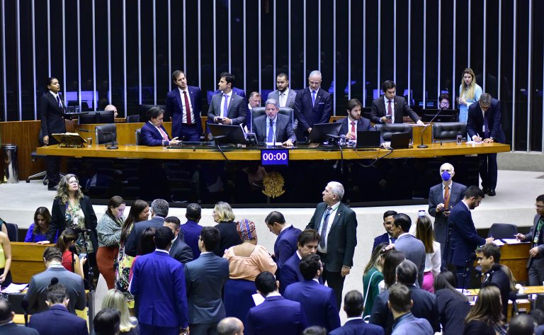 Câmara pode votar nesta quarta-feira projeto que revisa a política de cotas nas universidades – Notícias