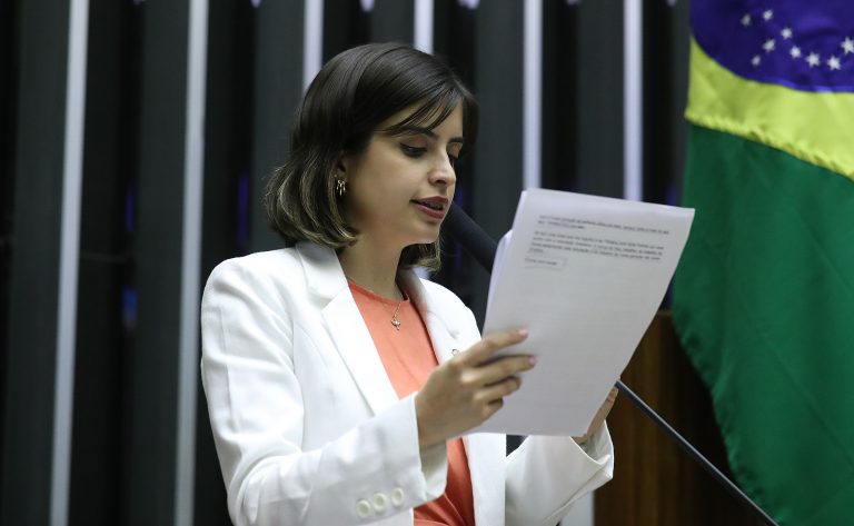 Câmara aprova projeto que reserva para mulheres 30% das vagas em conselhos de administração de empresas públicas – Notícias