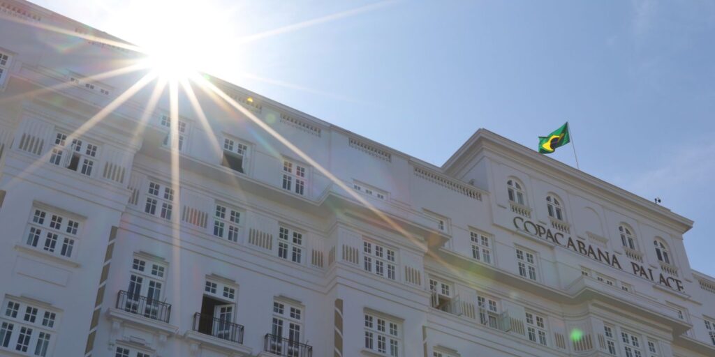 Copacabana Palace completa 100 anos apostando em luxo com tradição