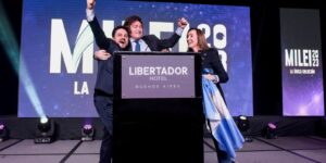 Populista de extrema-direita vence primárias na Argentina