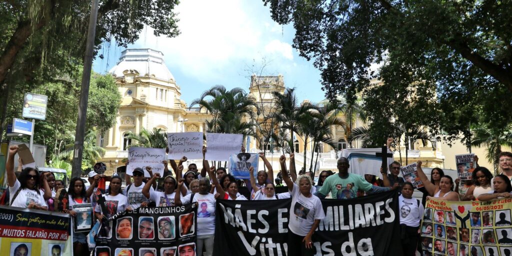 Familiares de vítimas de violência policial pedem justiça no Rio