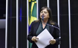 Câmara aprova MP que concede reajuste salarial a servidores federais – Notícias