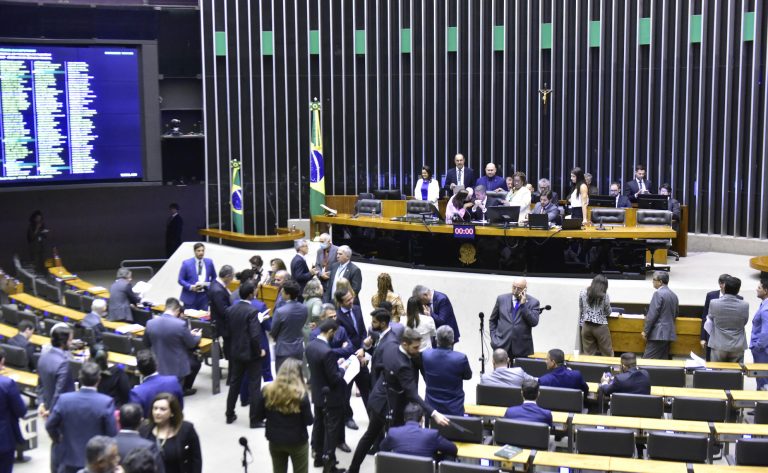 Câmara analisa MP que reajusta salário de servidores federais; acompanhe – Notícias