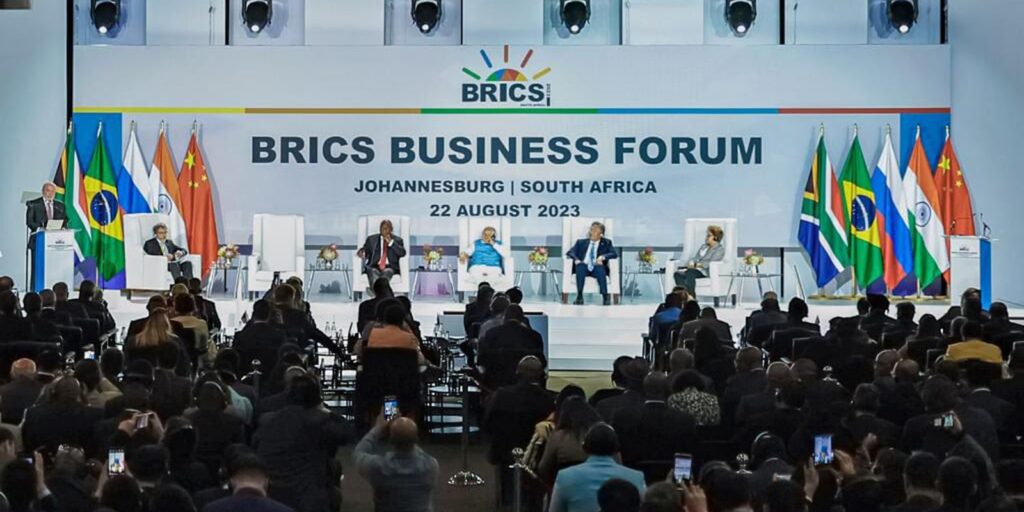 Cúpula do Brics tem plenária principal nesta quarta-feira