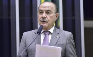 Comissão aprova projeto que institui política de saúde vocal no SUS – Notícias