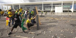 Vereadores de Porto Alegre fazem acordo para revogar Dia do Patriota