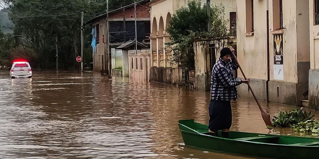 Com avanço de frente fria, RS permanece em alerta para temporais