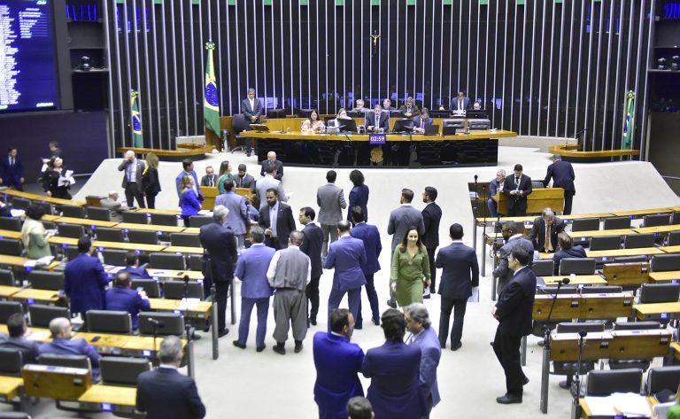 Aprovado texto-base de projeto que regulamenta apostas esportivas; acompanhe – Notícias