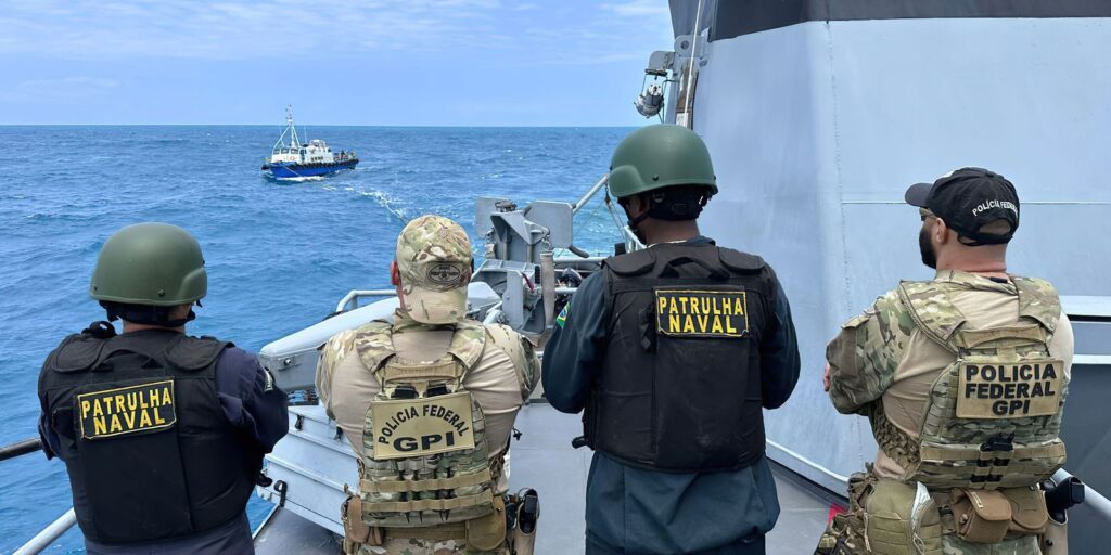 Marinha e PF fazem maior apreensão de cocaína no mar brasileiro