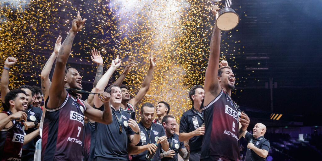 Com cesta salvadora, Franca é campeão intercontinental de basquete