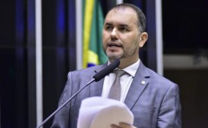 Comissão aprova projeto que prevê abatimento no Fies para formados que trabalharem no serviço público – Notícias