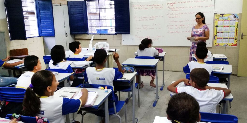 Maioria dos futuros professores não conclui estágio em escolas