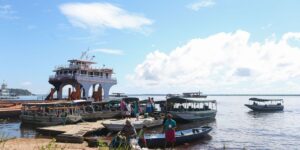 Manaus decreta emergência por causa da seca que afeta o Rio Negro