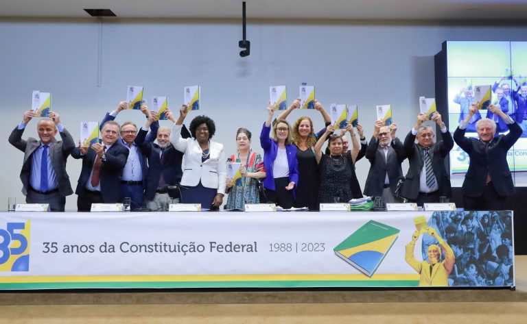 Constituintes lamentam mudanças feitas na Constituição e o não cumprimento integral da Carta Magna – Notícias