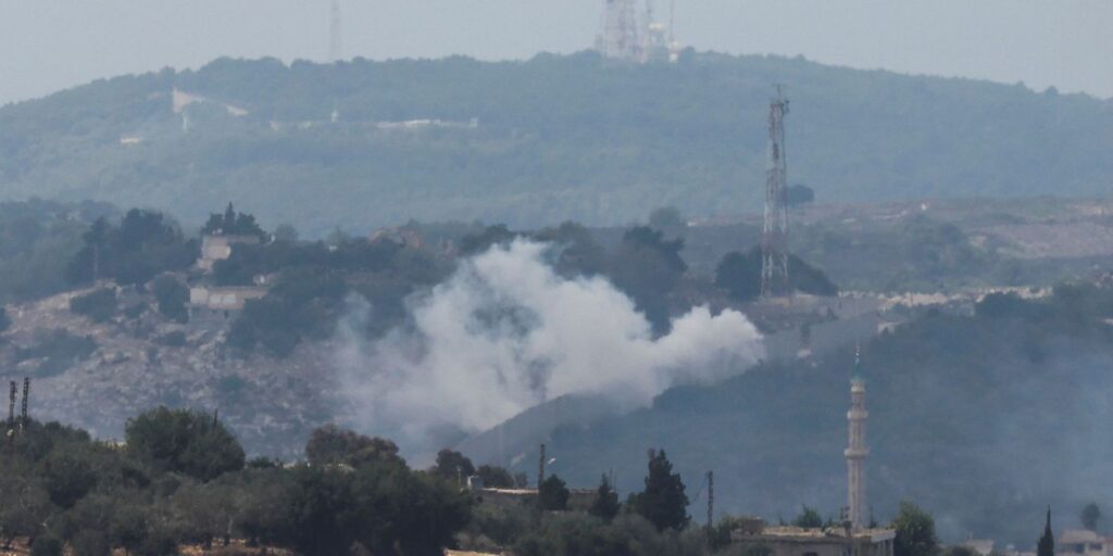 Israel bombardeia sul do Líbano após disparos de foguetes do Hezbollah