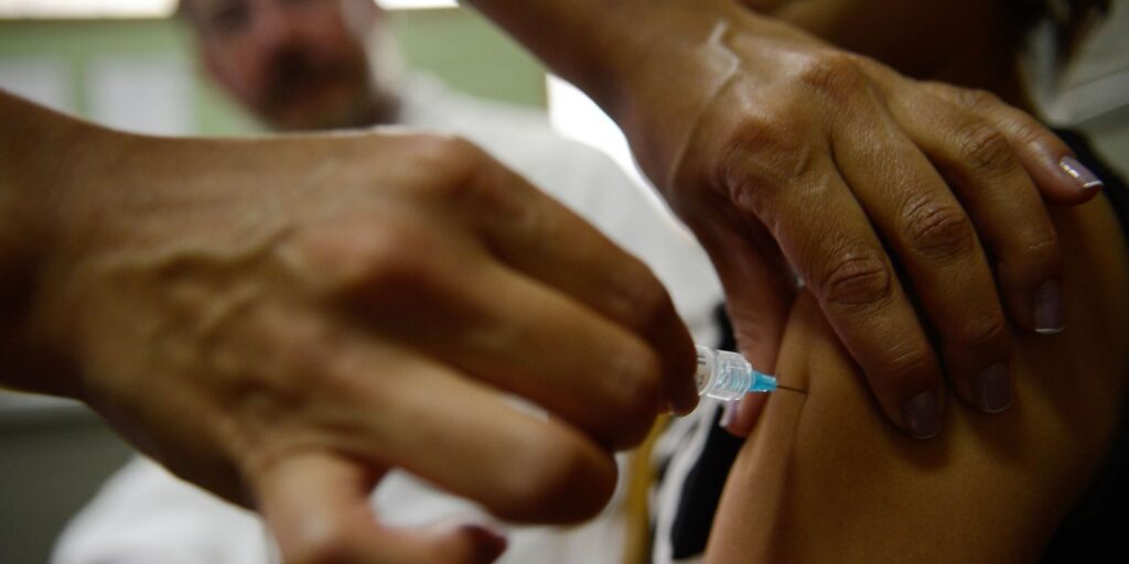 Lei cria Novembrinho Azul para reforçar prevenção da saúde de meninos