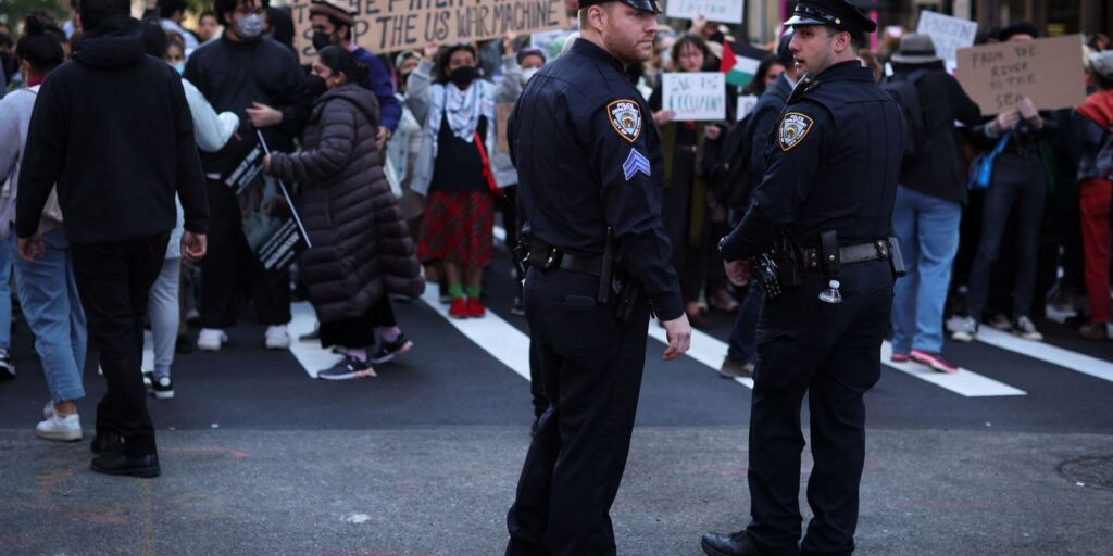 Milhares de pessoas se manifestam pela causa palestina em Nova York