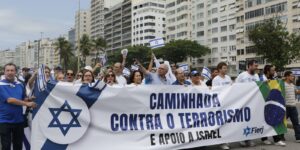 Centenas de pessoas fazem ato no Rio de Janeiro em defesa de Israel