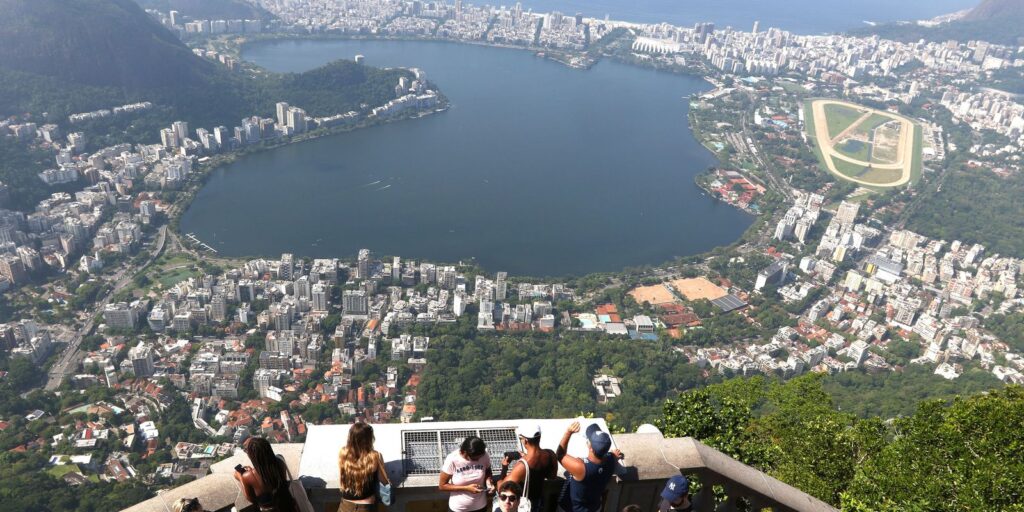 Turistas dão nota 9,3 de satisfação em visitas ao Rio, diz pesquisa