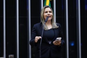 Comissão aprova atendimento prioritário para crianças acompanhadas por idosos, gestantes ou pessoas com deficiência – Notícias