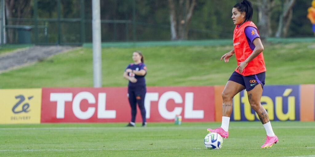 Brena, do Santos, é convocada para a vaga de Kathellen na seleção