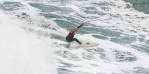 Jogos Pan-Americanos: Tati Weston-Webb conquista ouro no surfe