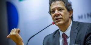 Haddad reafirma compromisso fiscal, mas aponta erosão de receitas