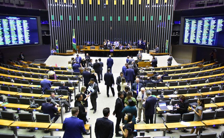 Deputados analisam projeto que cria a Política Nacional de Assistência Estudantil; acompanhe – Notícias