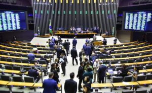 Deputados analisam projeto que aumenta penas para crimes de furto e roubo; acompanhe – Notícias