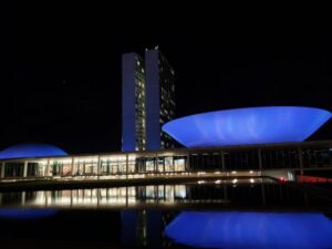 Congresso é iluminado de azul como alerta para prevenção ao câncer de próstata – Notícias