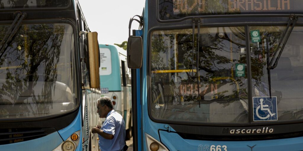 Rodoviários suspendem greve no DF