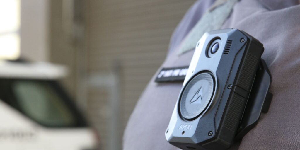 EUA doam 400 câmeras para uniformes policiais ao Brasil