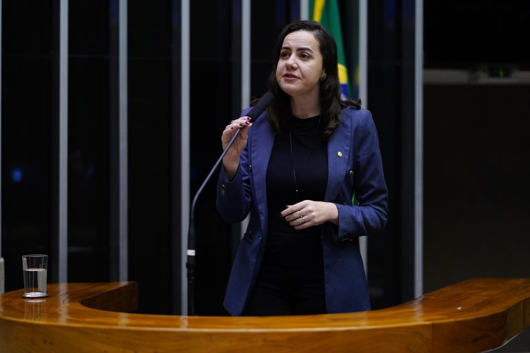 Comissão aprova programa para estimular a presença de mulheres na construção civil – Notícias